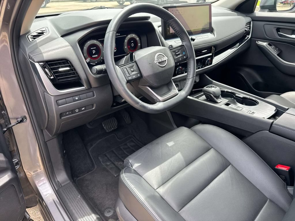 Used 2025 Nissan Rogue SL FWD image 23