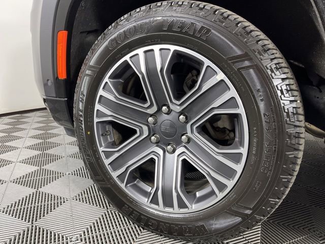 Used 2024 Jeep Wagoneer Series II w/ Flexible Seating Group image 13