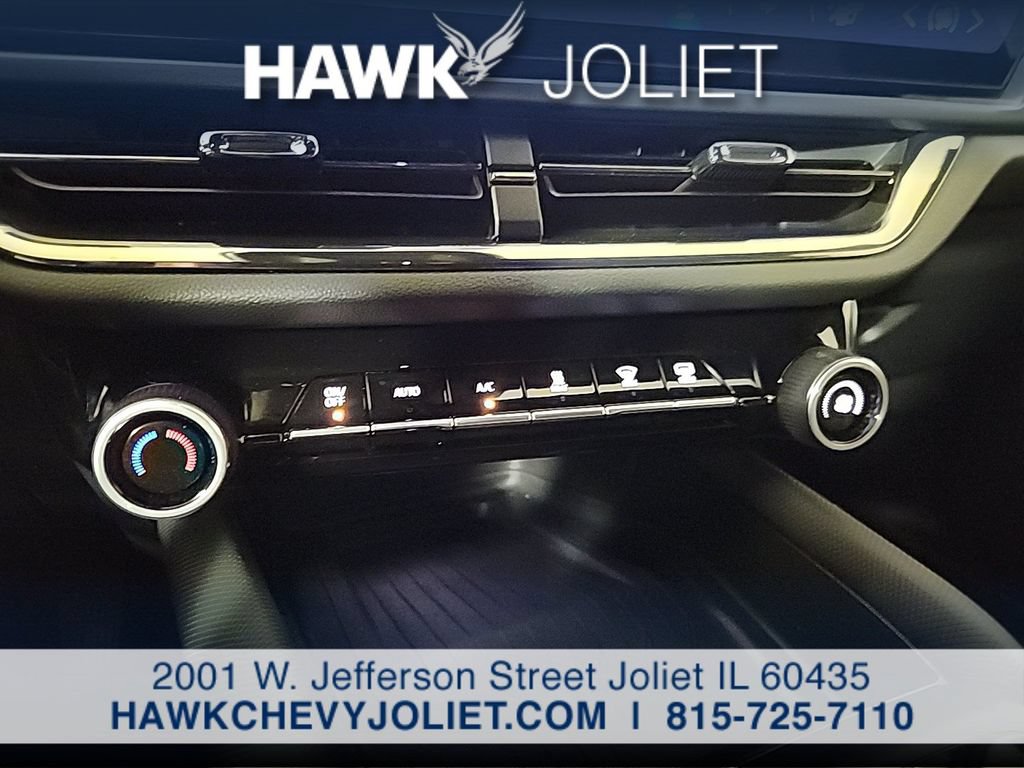Used 2024 Chevrolet Equinox EV RS FWD image 18