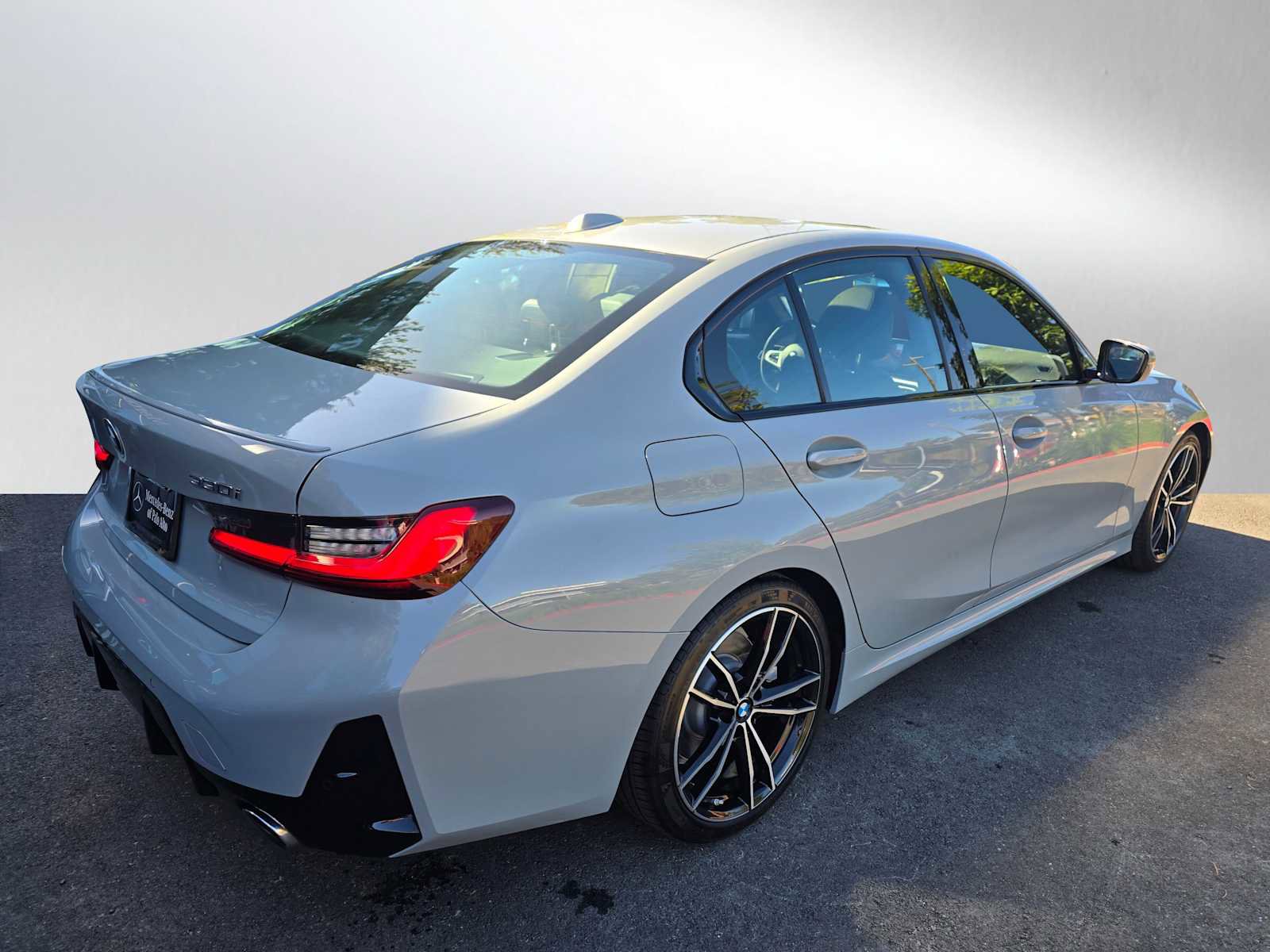 Used 2024 BMW 330i Sedan image 3