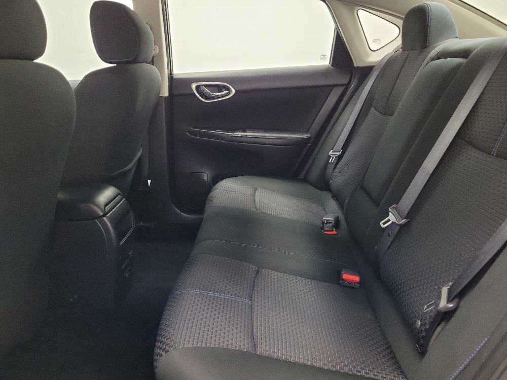Used 2019 Nissan Sentra SR FWD image 18