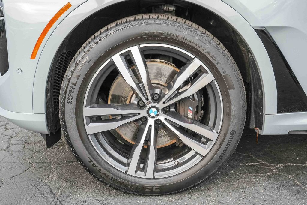 Used 2026 BMW X7 xDrive40i w/ Executive Package image 9