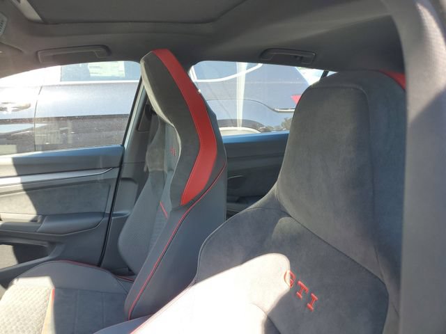 New 2026 Volkswagen GTI SE FWD image 16