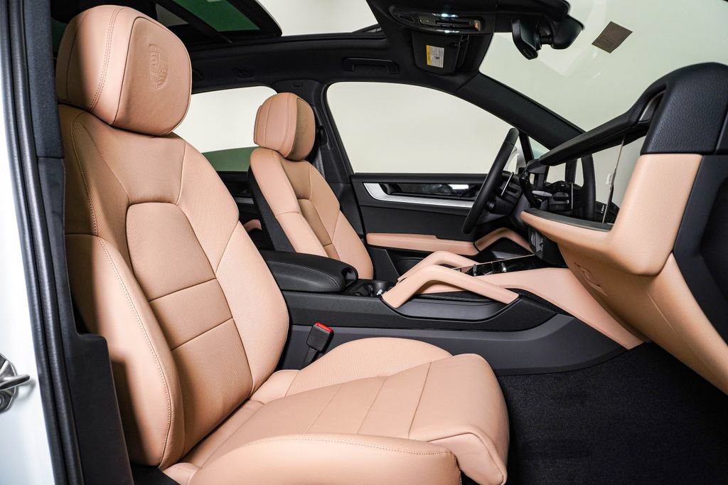 New 2026 Porsche Cayenne AWD/4WD image 15
