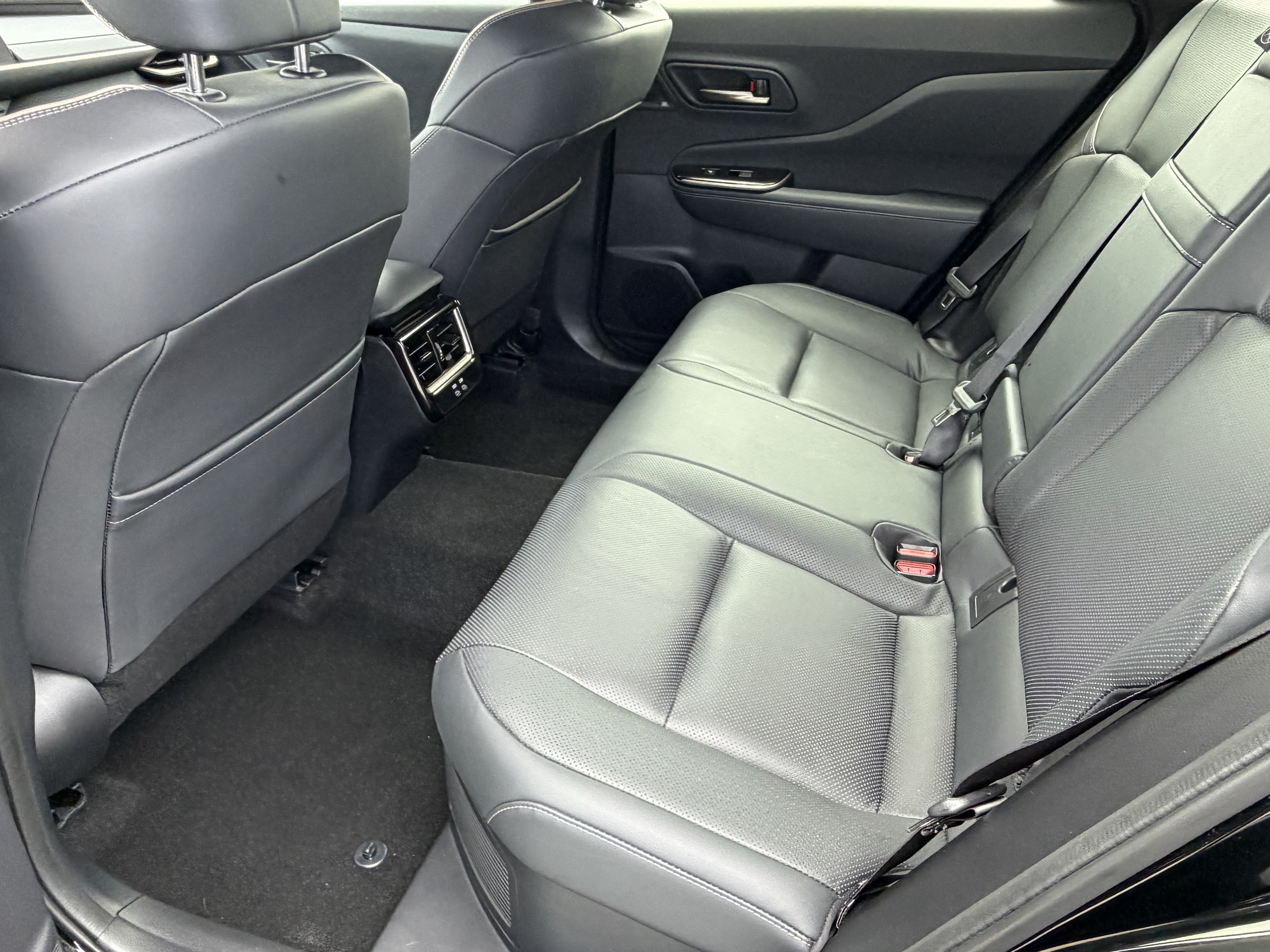 Certified 2025 Toyota Crown Signia w/ Advanced Technology Package AWD/4WD image 22