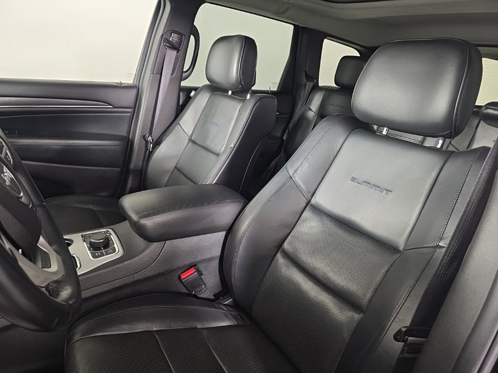 Used 2018 Jeep Grand Cherokee Summit w/ Platinum Series Group image 16