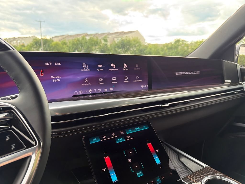 Certified 2025 Cadillac Escalade Premium Luxury AWD/4WD image 7