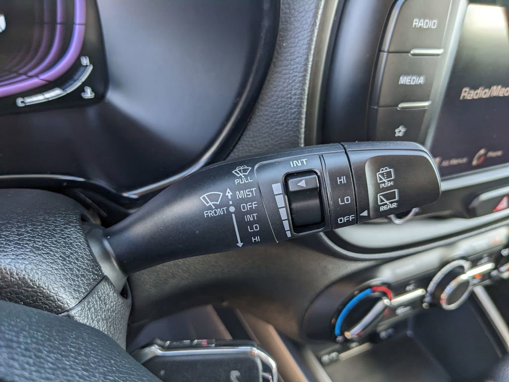 Certified 2025 Kia Soul LX image 33