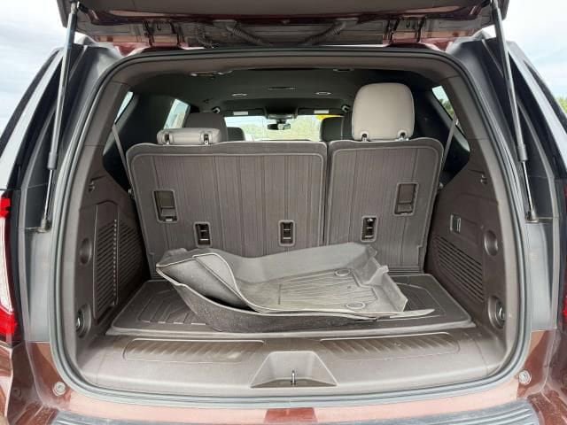 Used 2022 GMC Yukon SLE w/ Gmc Pro Safety Plus Package AWD/4WD image 8