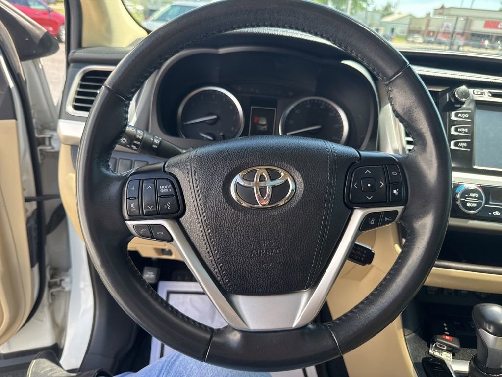 Used 2019 Toyota Highlander XLE AWD/4WD image 20