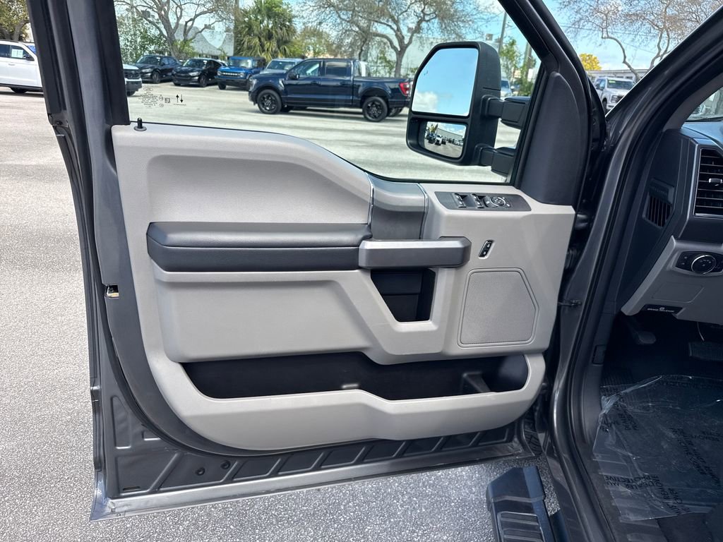 Certified 2022 Ford F250 XLT w/ Black Appearance Package image 13