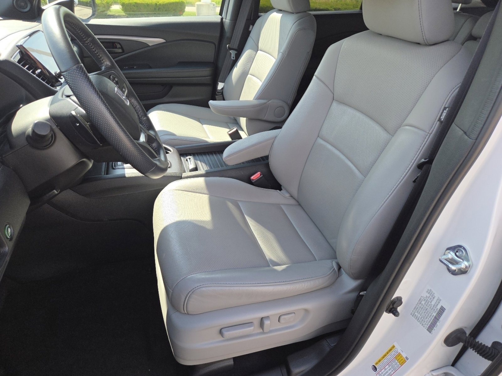 Used 2023 Honda Passport EX-L image 27