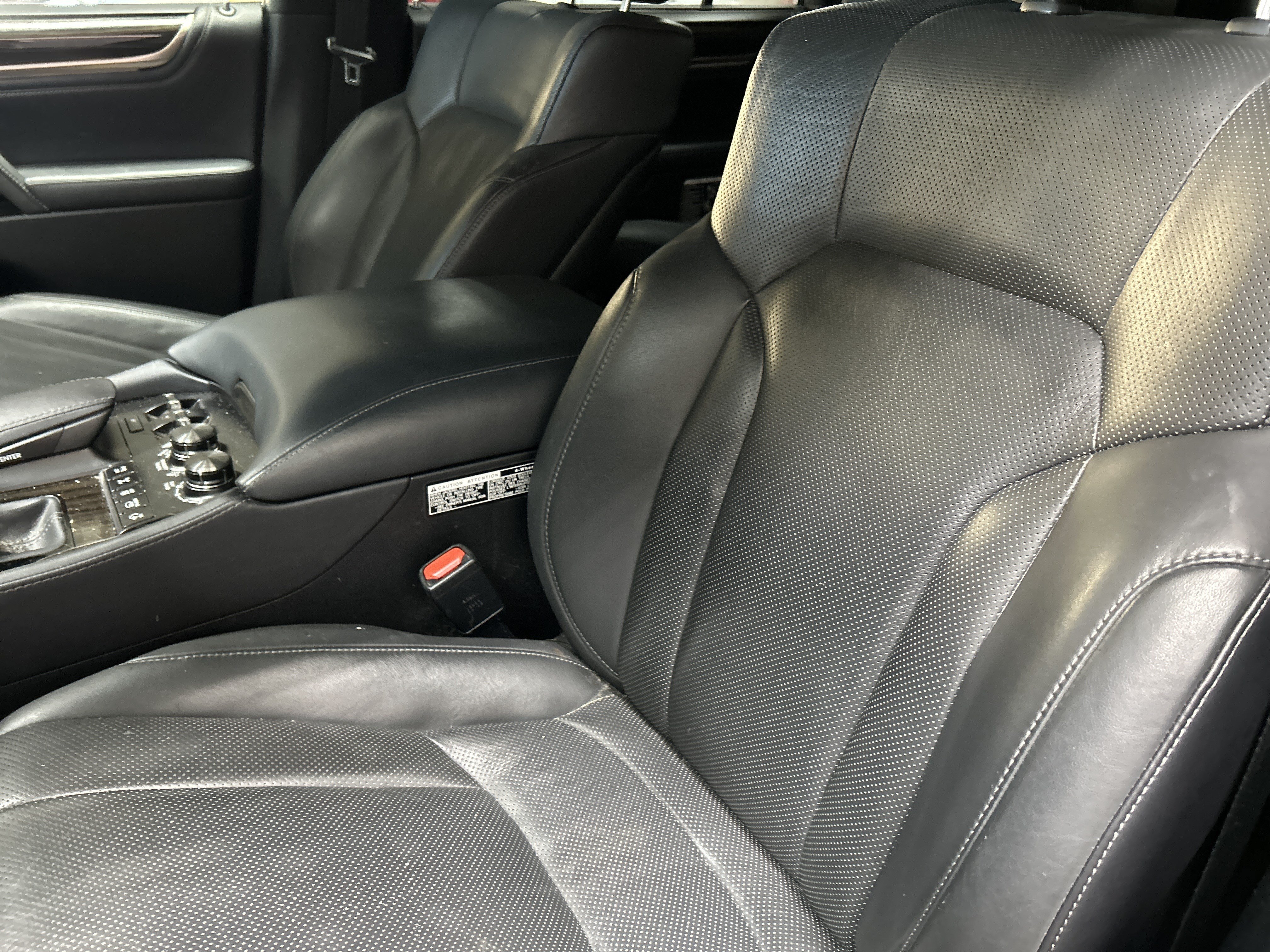 Used 2021 Lexus LX 570 4WD w/ Sport Package image 6