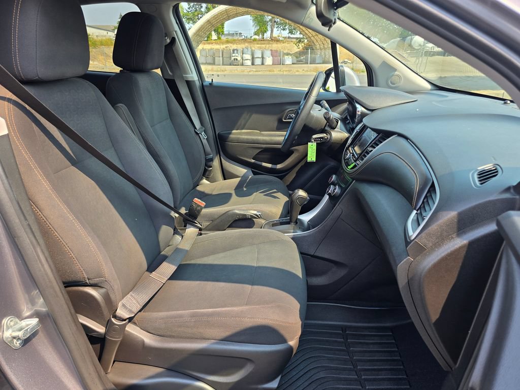 Used 2020 Chevrolet Trax LS w/ Tint and Cruise Package FWD image 19