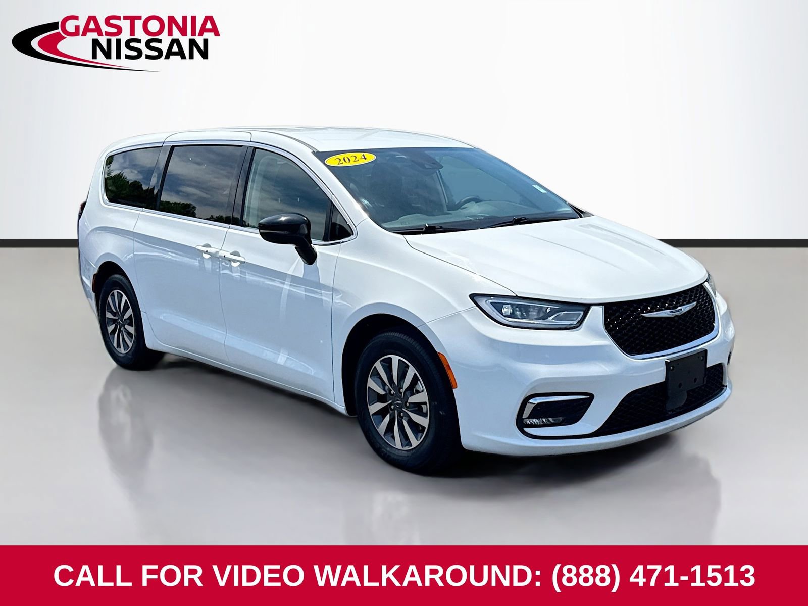 Used 2024 Chrysler Pacifica Limited FWD 360° Tour
