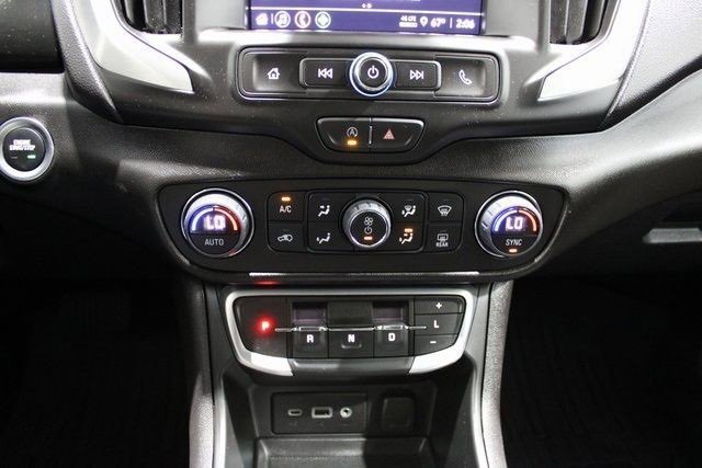 Used 2024 GMC Terrain SLE w/ Driver Convenience Package image 10