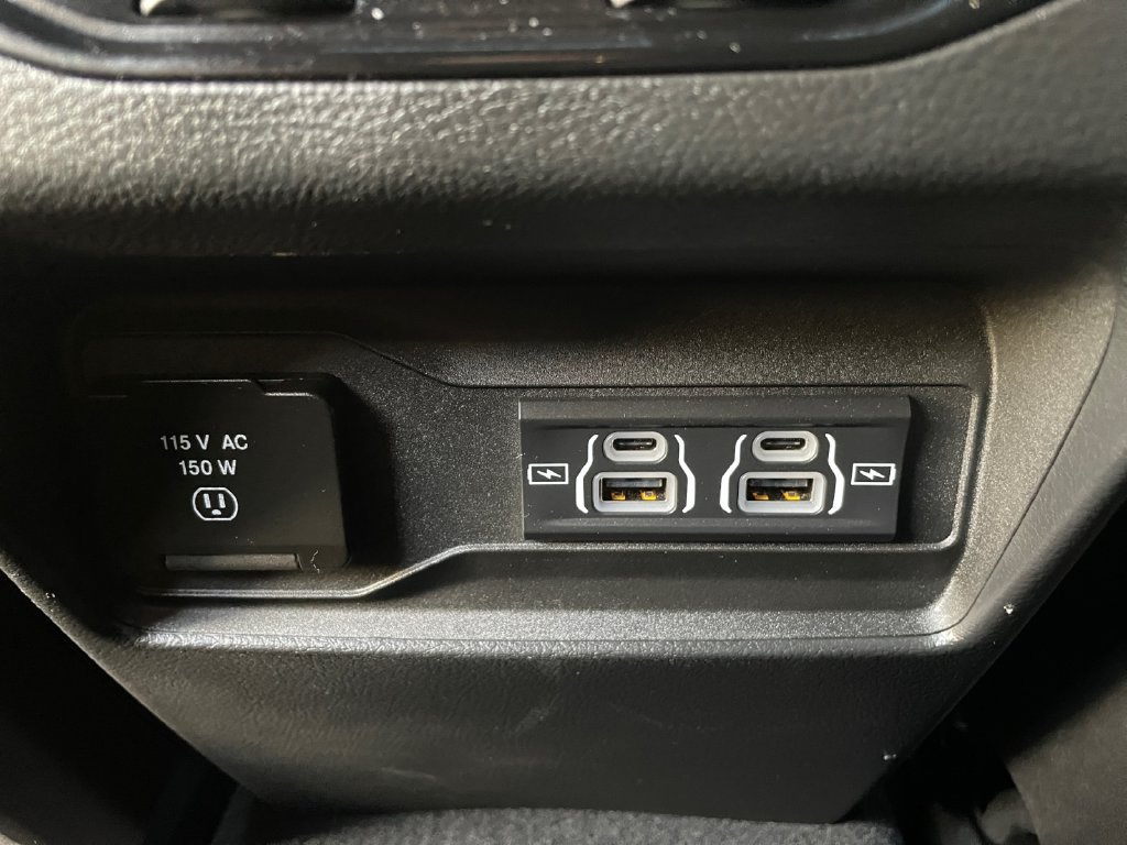 Used 2023 Jeep Grand Cherokee Altitude AWD/4WD image 34