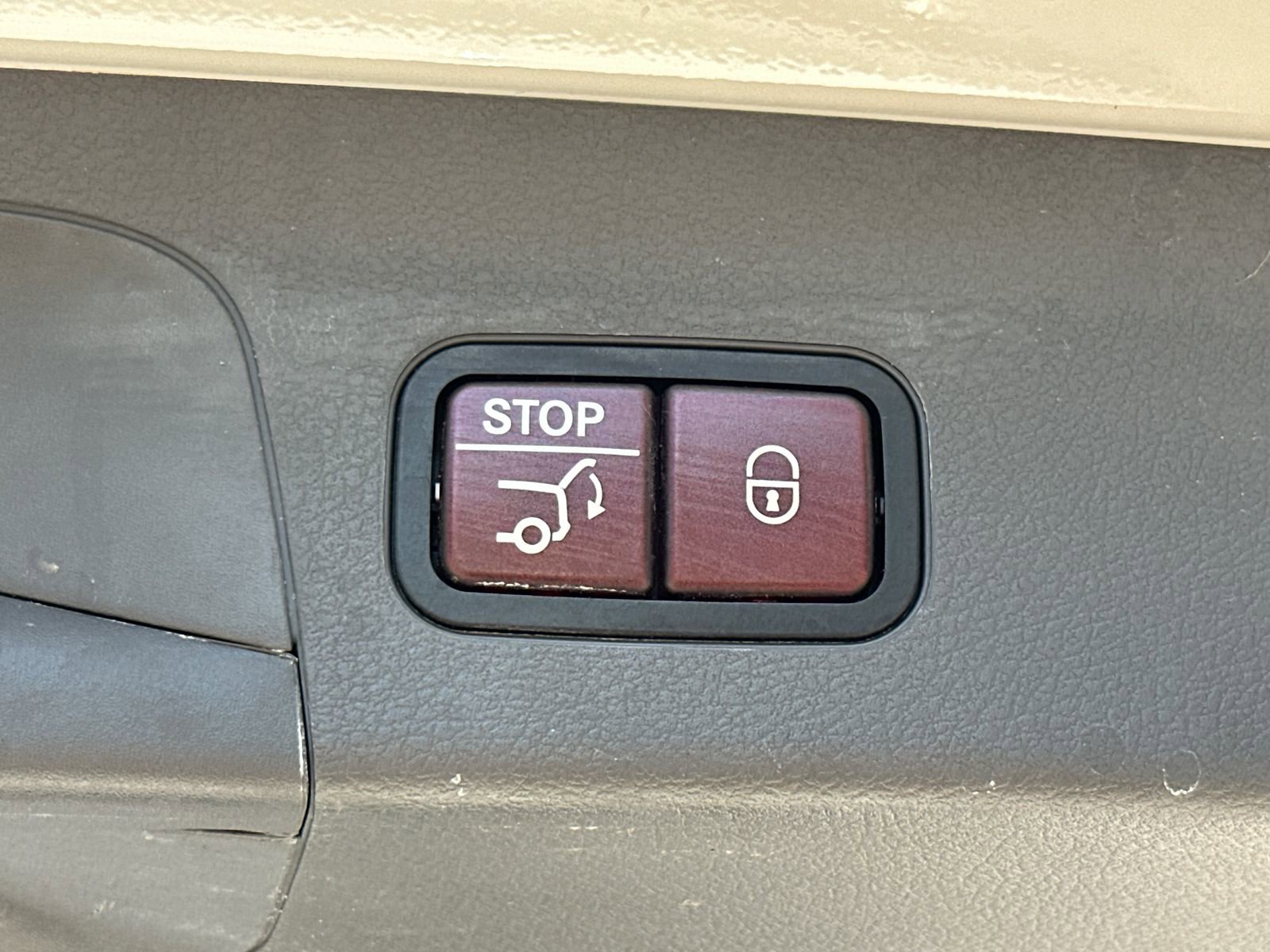 Used 2020 Mercedes-Benz GLS 580 4MATIC image 24