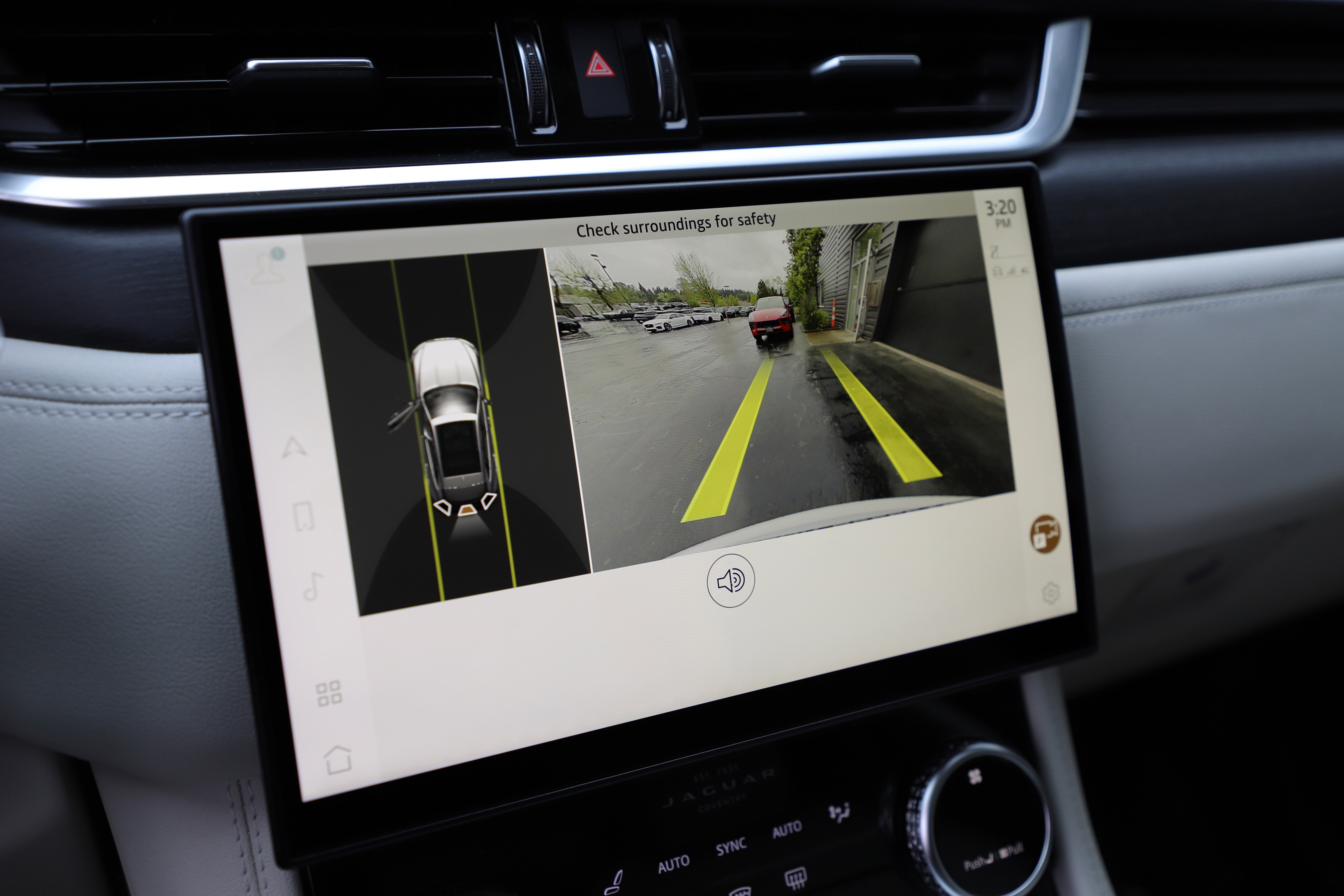 Certified 2023 Jaguar F-PACE R-Dynamic S AWD/4WD image 24