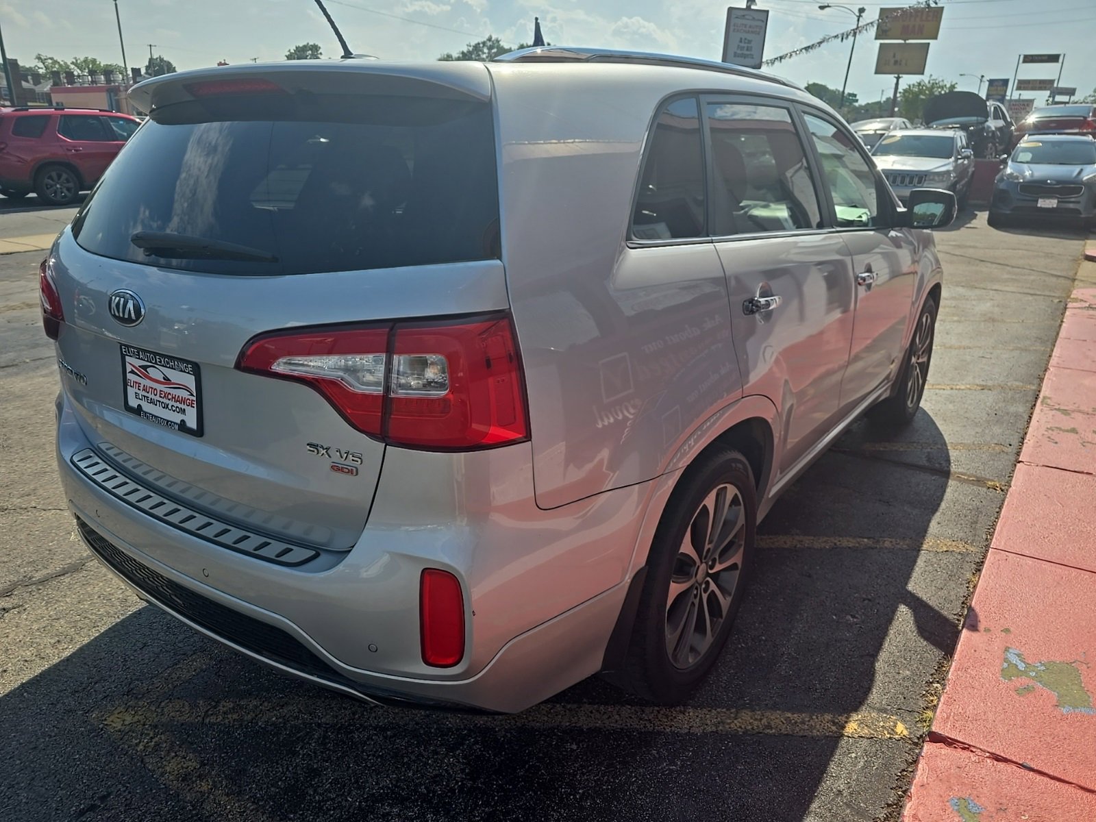 Used 2014 Kia Sorento SX w/ 3rd Row Package image 5