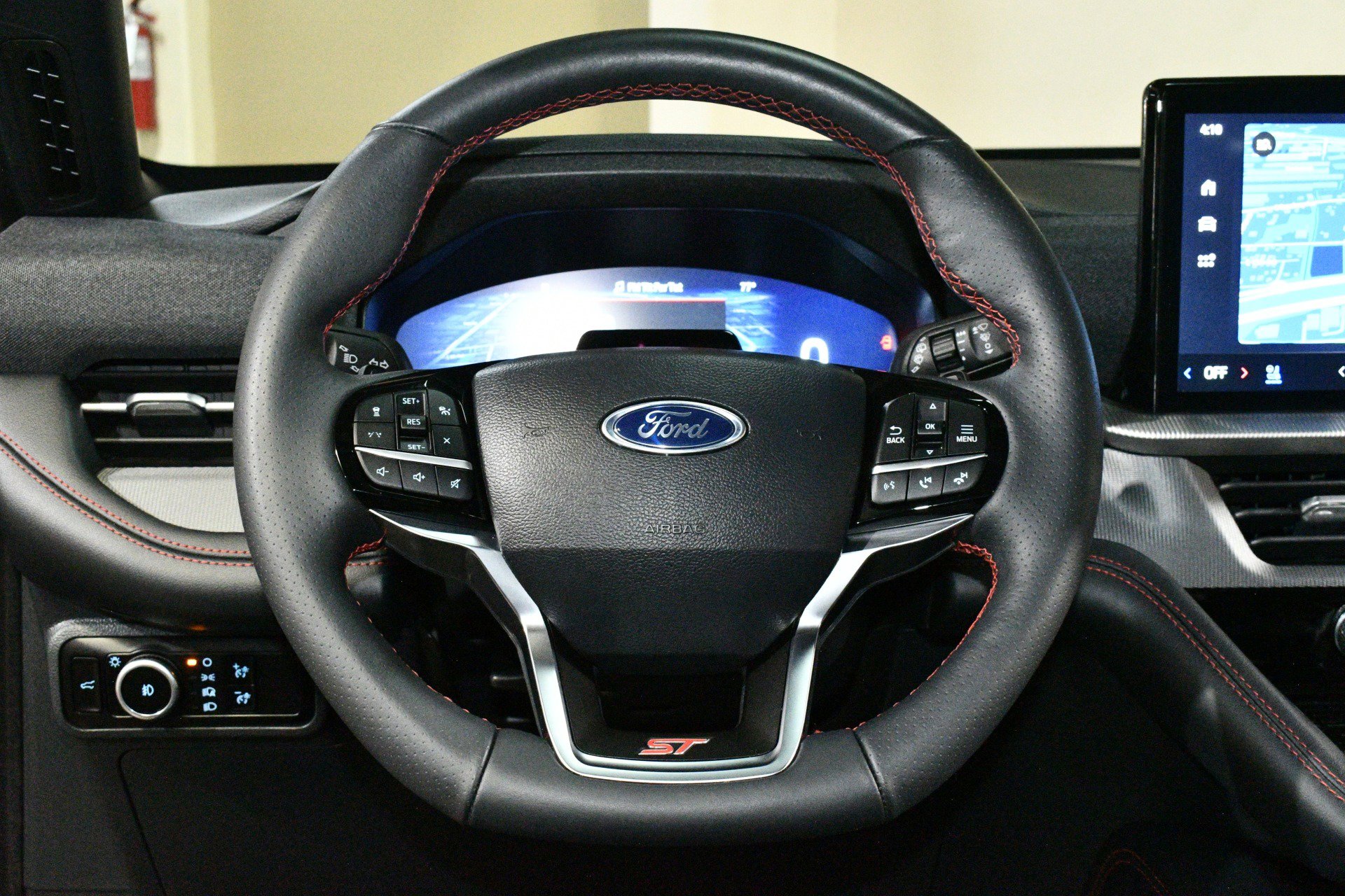 Used 2025 Ford Explorer ST w/ Sun And Sound Package image 27