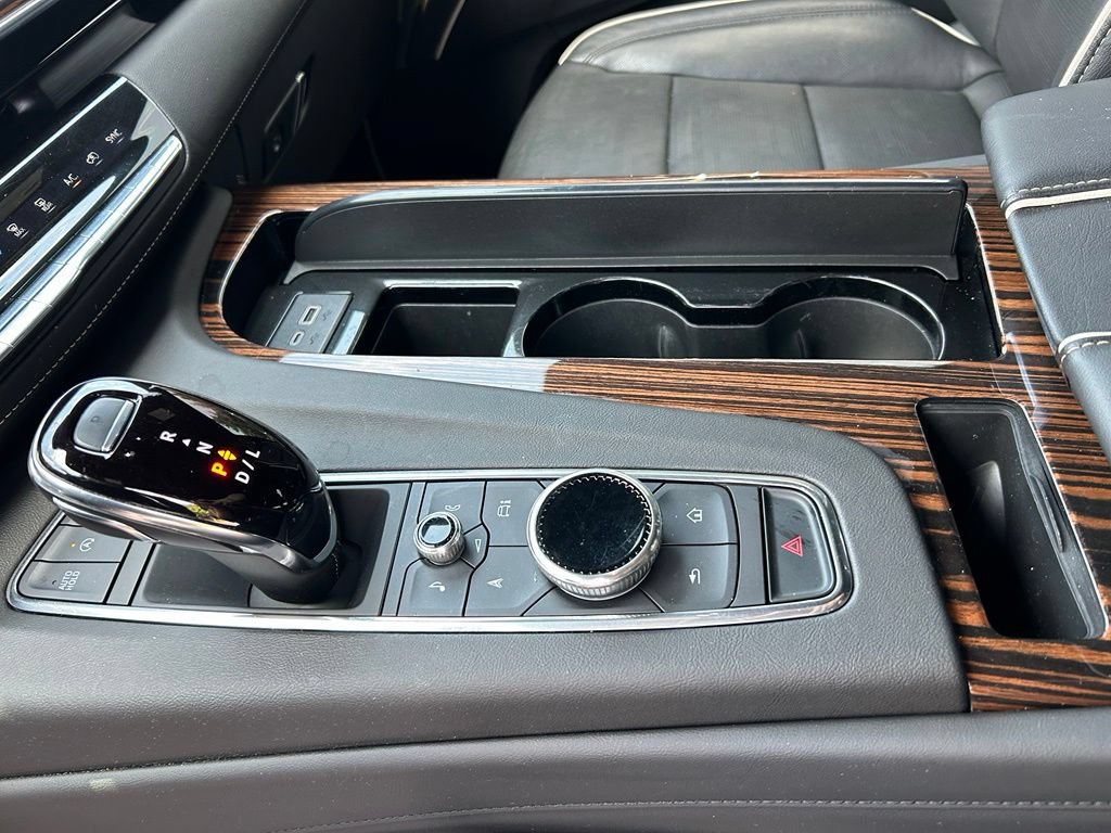 Used 2024 Cadillac Escalade Premium Luxury w/ Performance Package AWD/4WD image 38