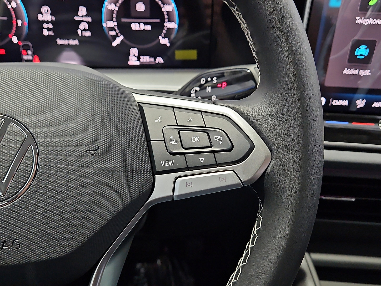 New 2026 Volkswagen Tiguan SE image 19