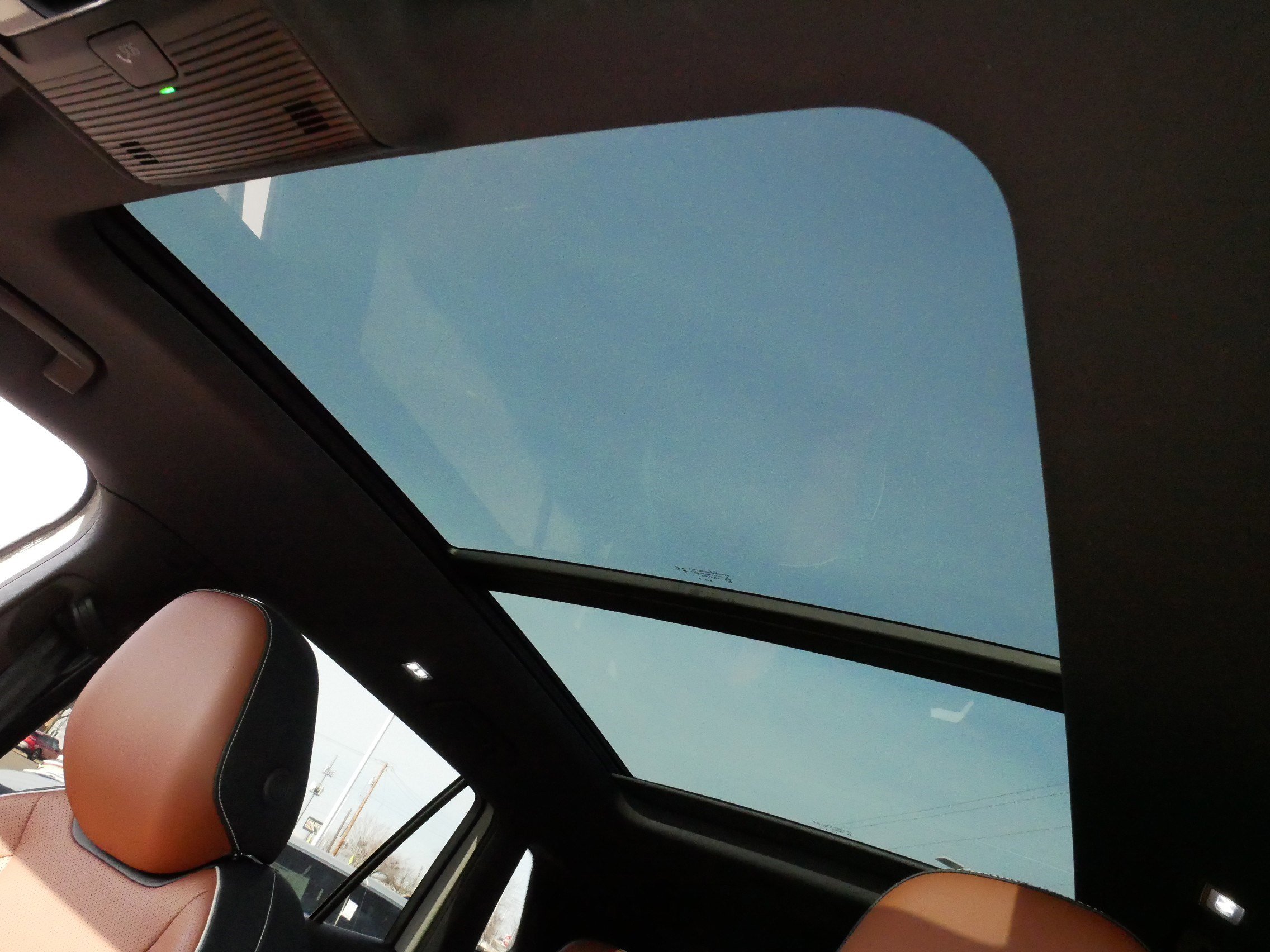 Certified 2025 Volkswagen Tiguan SEL R-Line image 27