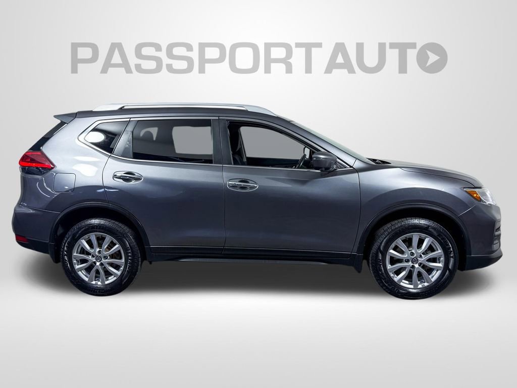 Used 2017 Nissan Rogue SV w/ SV Premium Package AWD/4WD image 11