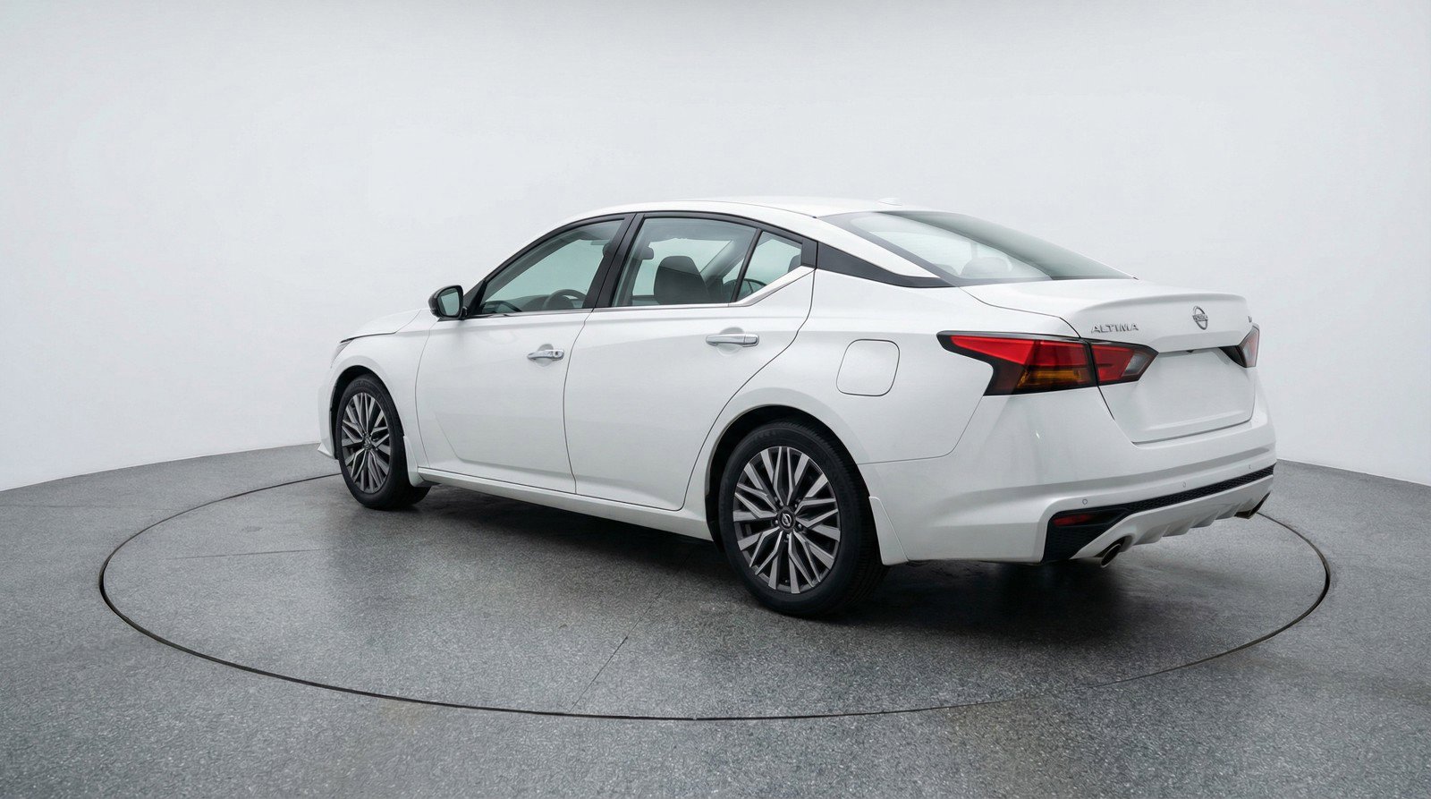 Used 2025 Nissan Altima 2.5 SV image 6