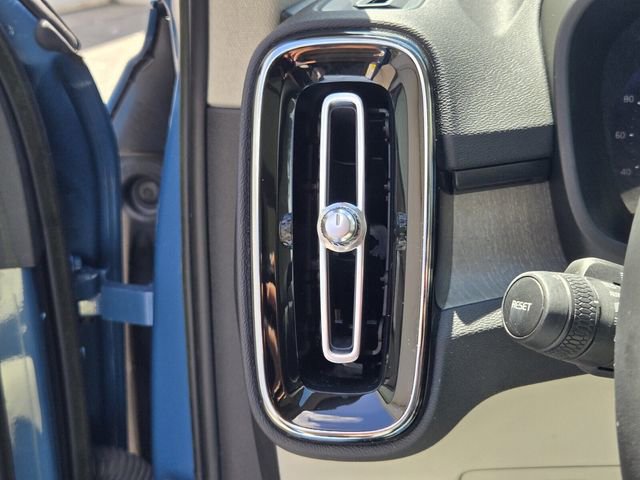 Certified 2023 Volvo XC40 B4 Plus w/ Driver Assist Package FWD image 27