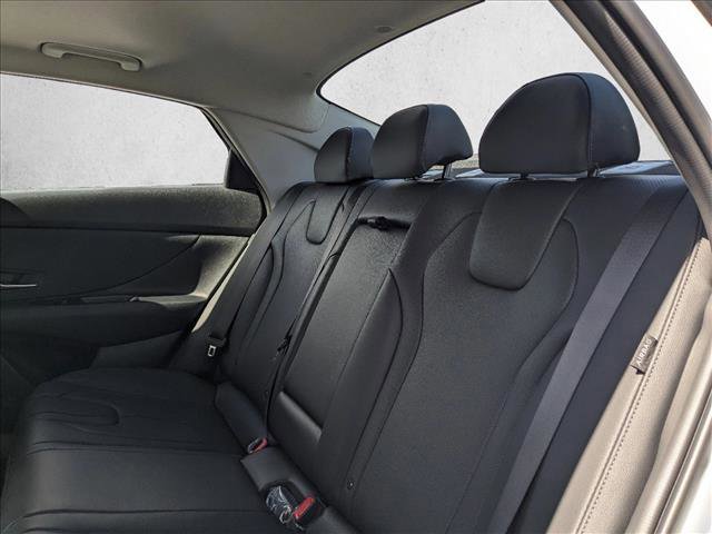 Used 2024 Hyundai Elantra Limited image 20