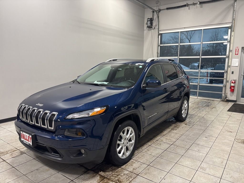 Used 2018 Jeep Cherokee Latitude Plus w/ Comfort/Convenience Group image 8