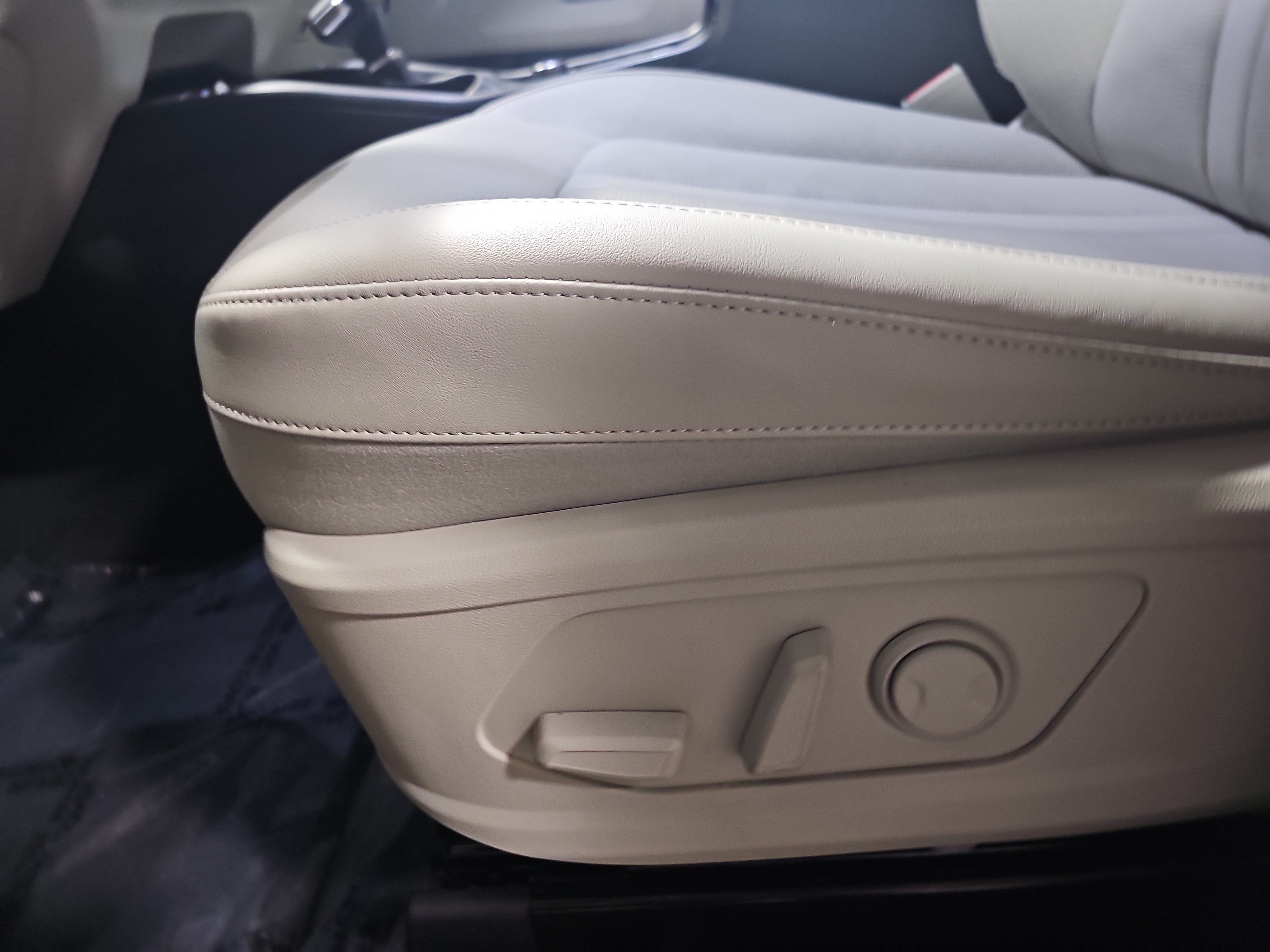 Used 2025 Kia Sorento EX w/ Panoramic Sunroof Package FWD image 29