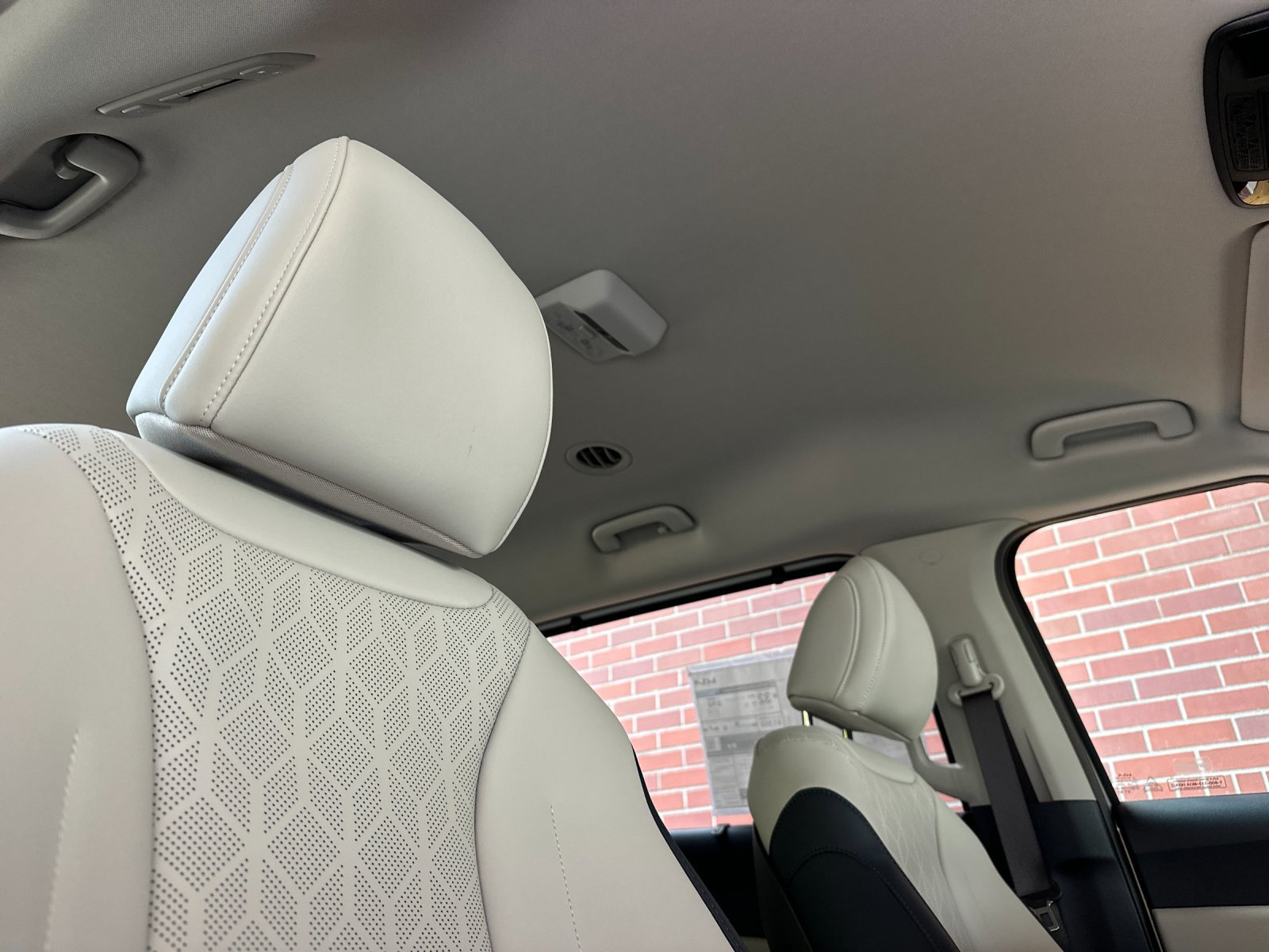 New 2026 Kia Carnival EX FWD image 18