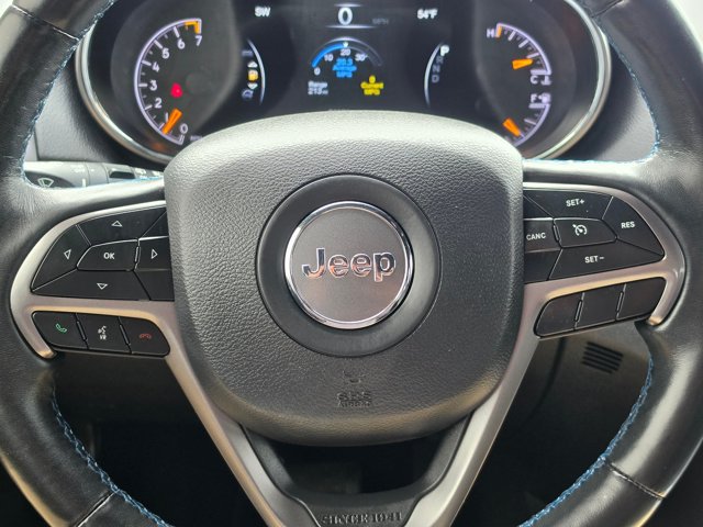 Used 2019 Jeep Grand Cherokee Laredo AWD/4WD image 26