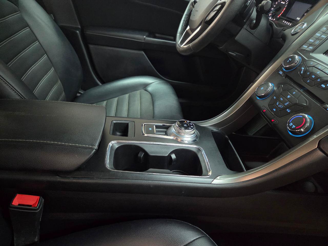 Used 2017 Ford Fusion SE w/ Equipment Group 201A AWD/4WD image 23