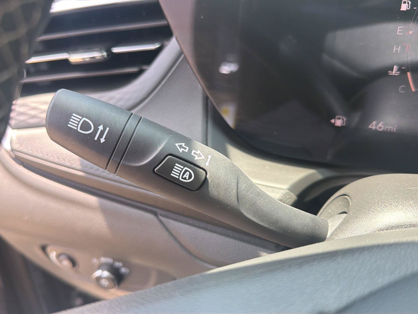 Used 2024 Buick Encore GX Preferred AWD/4WD image 21