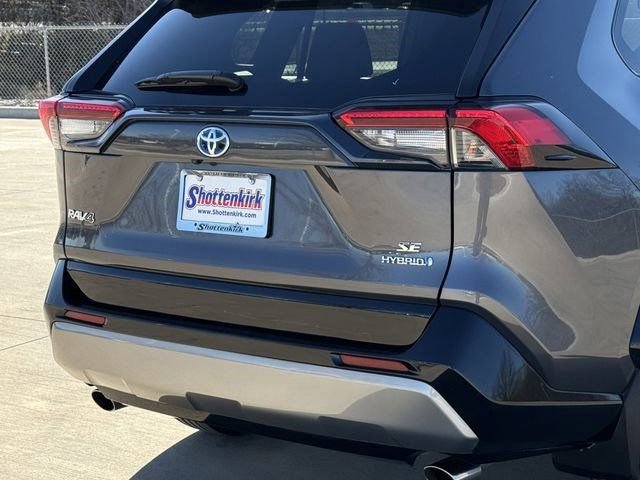 Used 2024 Toyota RAV4 SE image 6