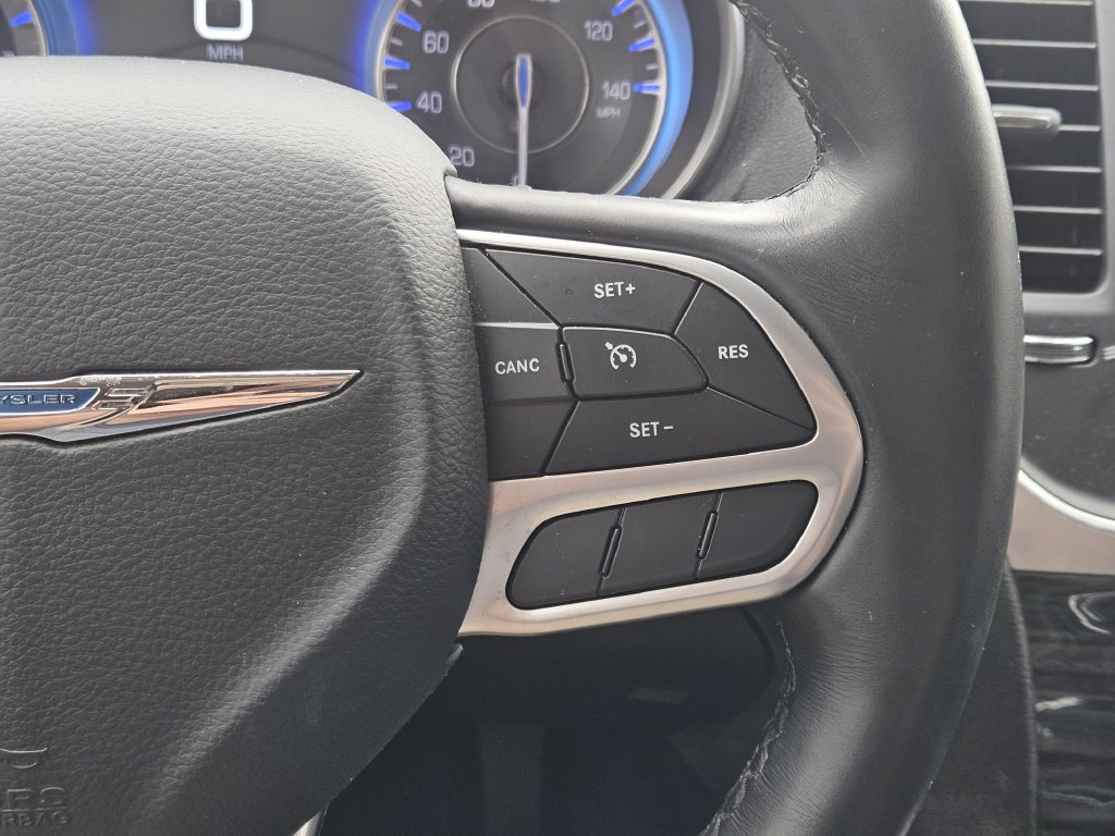Used 2020 Chrysler 300 Touring w/ Chrome Appearance Package RWD image 27