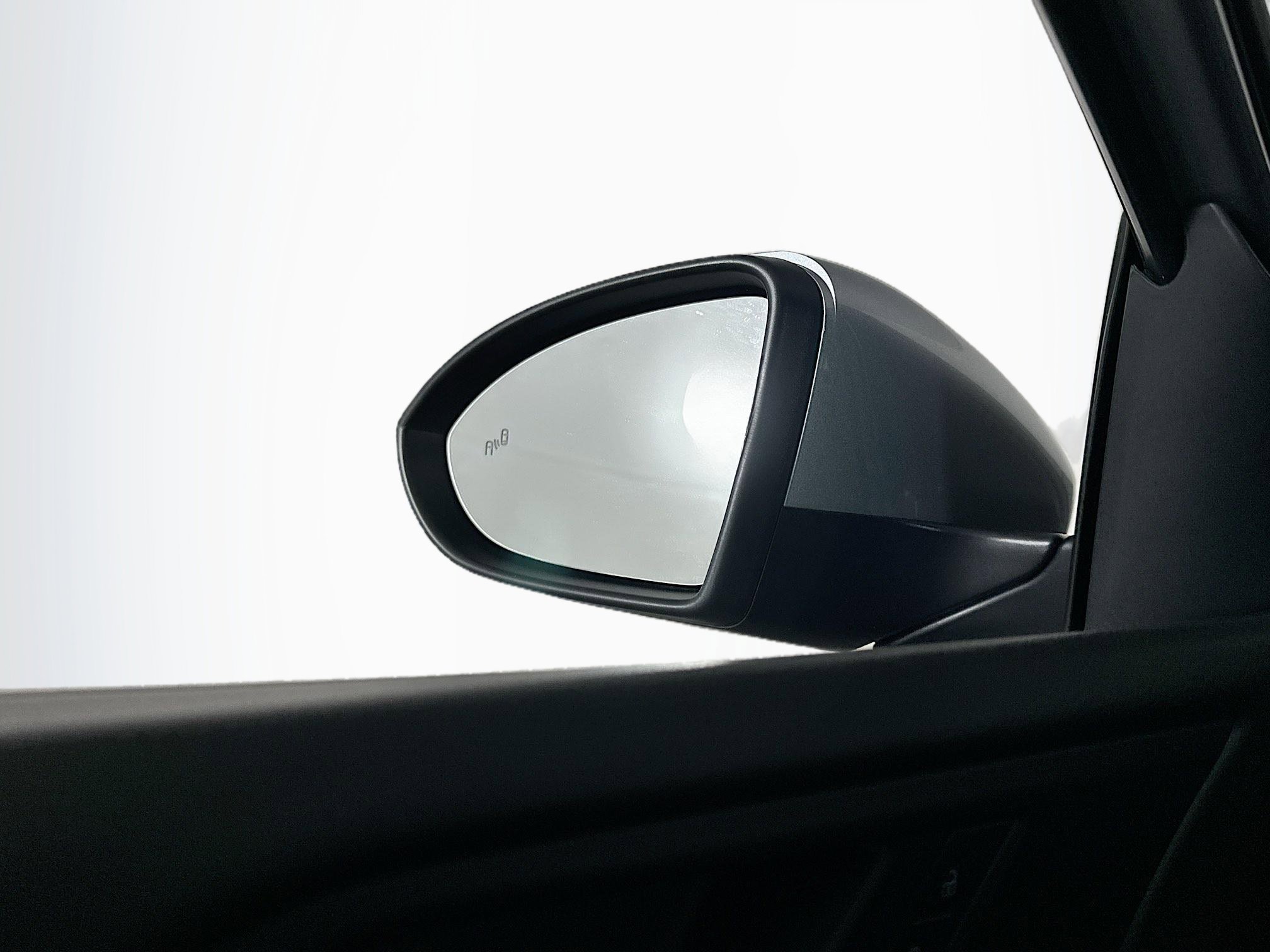 Used 2025 Volkswagen Jetta SE image 16