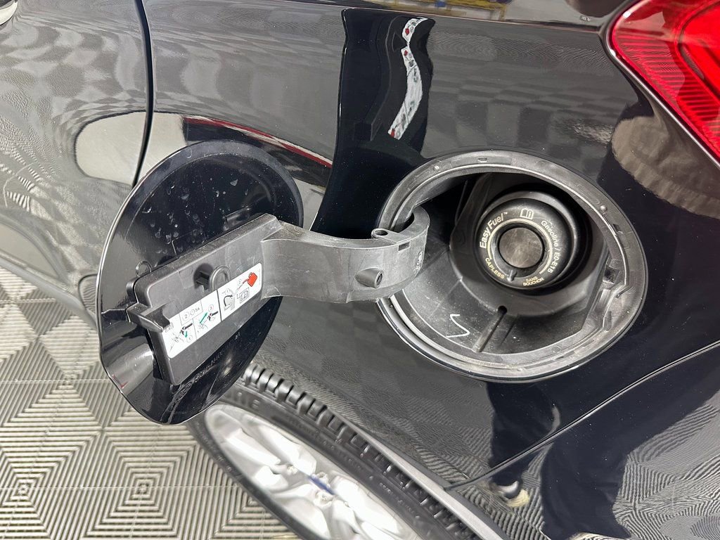 Used 2020 Ford EcoSport SE w/ SE Convenience Package image 5