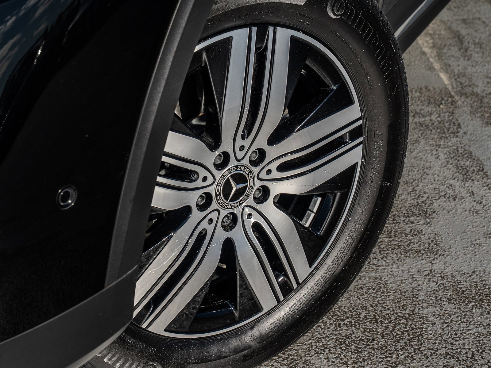 Used 2023 Mercedes-Benz EQB 250+ image 11