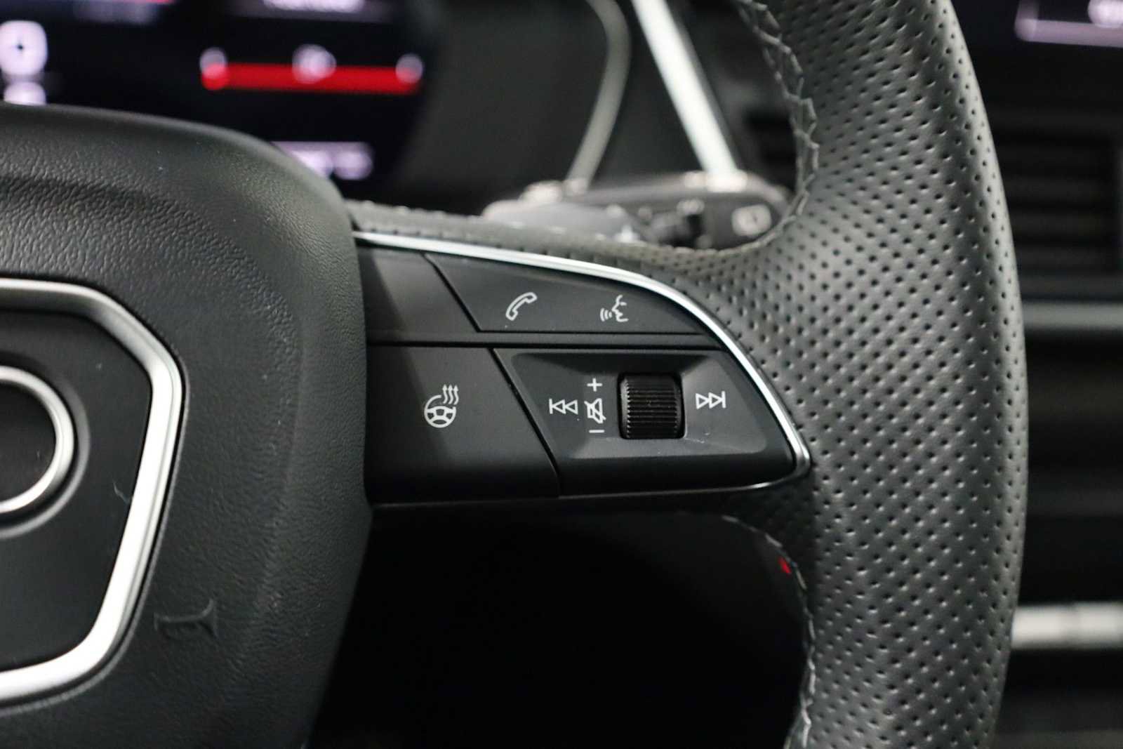 Used 2024 Audi SQ5 Premium Plus w/ Premium Plus Package image 26