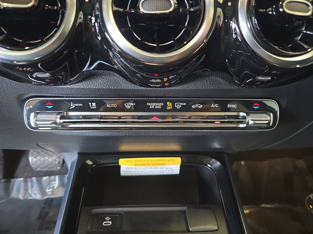 Used 2026 Mercedes-Benz GLB 250 image 24