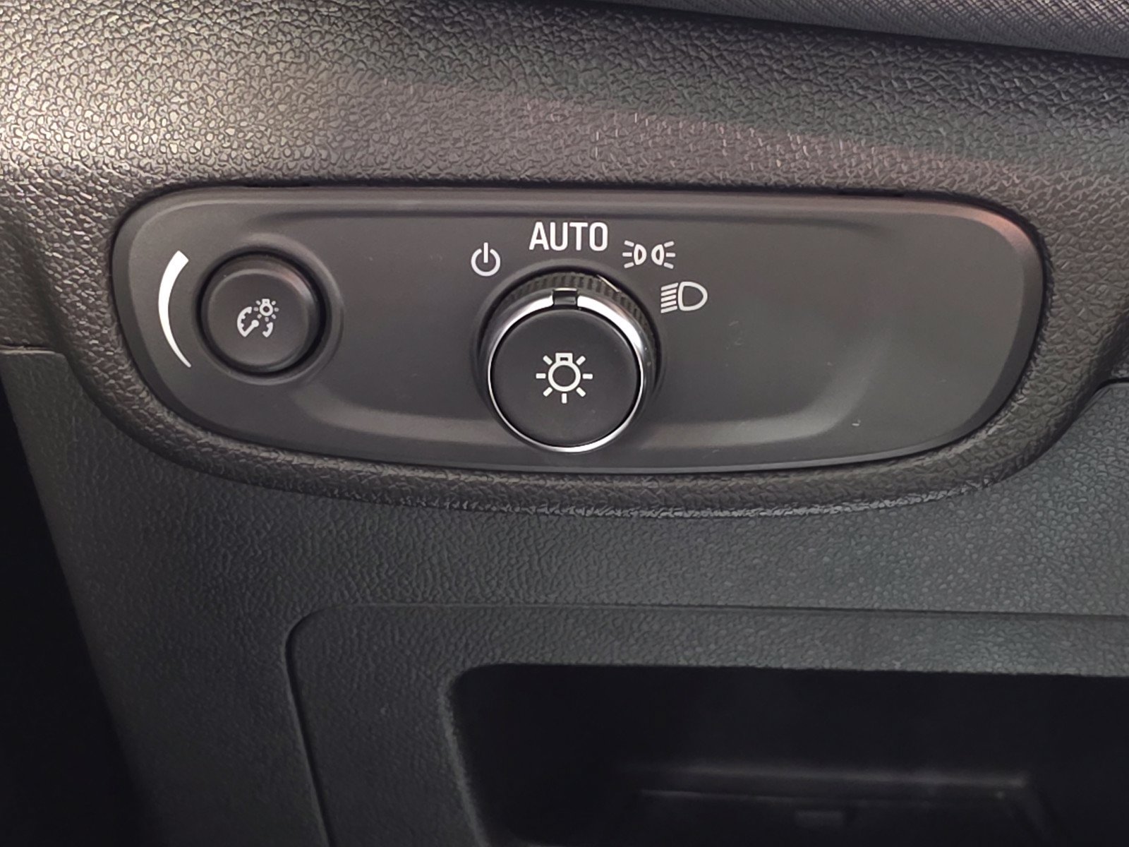 Used 2024 Chevrolet TrailBlazer LT FWD image 33
