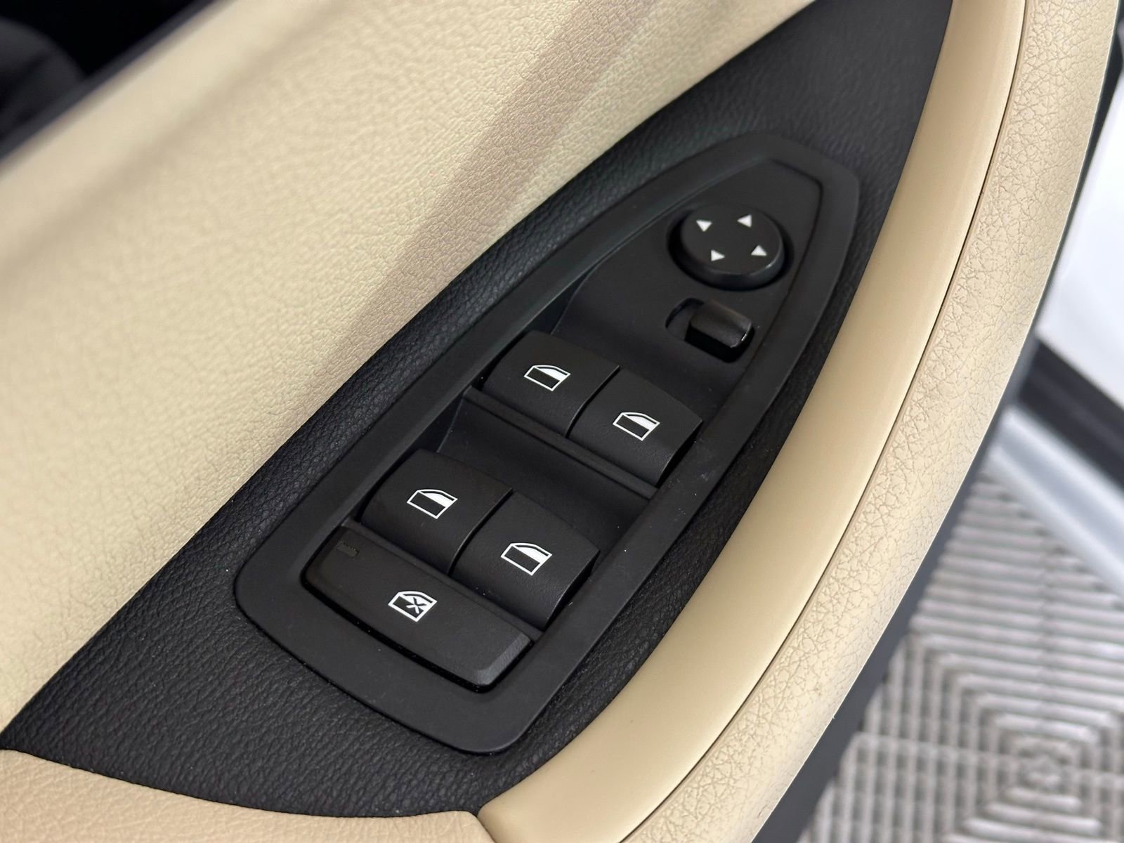 Used 2018 BMW X1 xDrive28i image 31