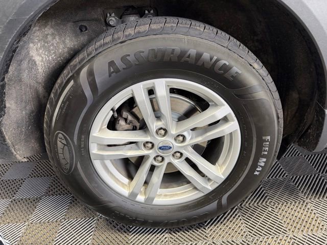 Used 2022 Ford Explorer XLT w/ Equipment Group 202A AWD/4WD image 39