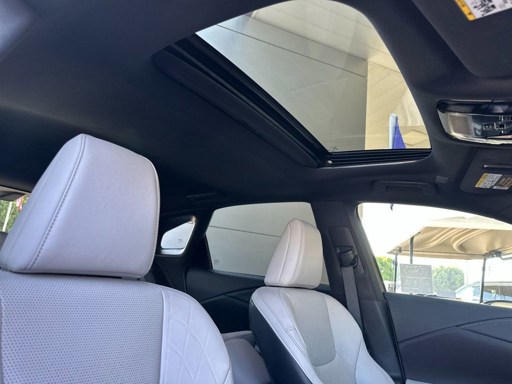 Used 2024 Lexus RX 350 w/ Convenience Package image 16