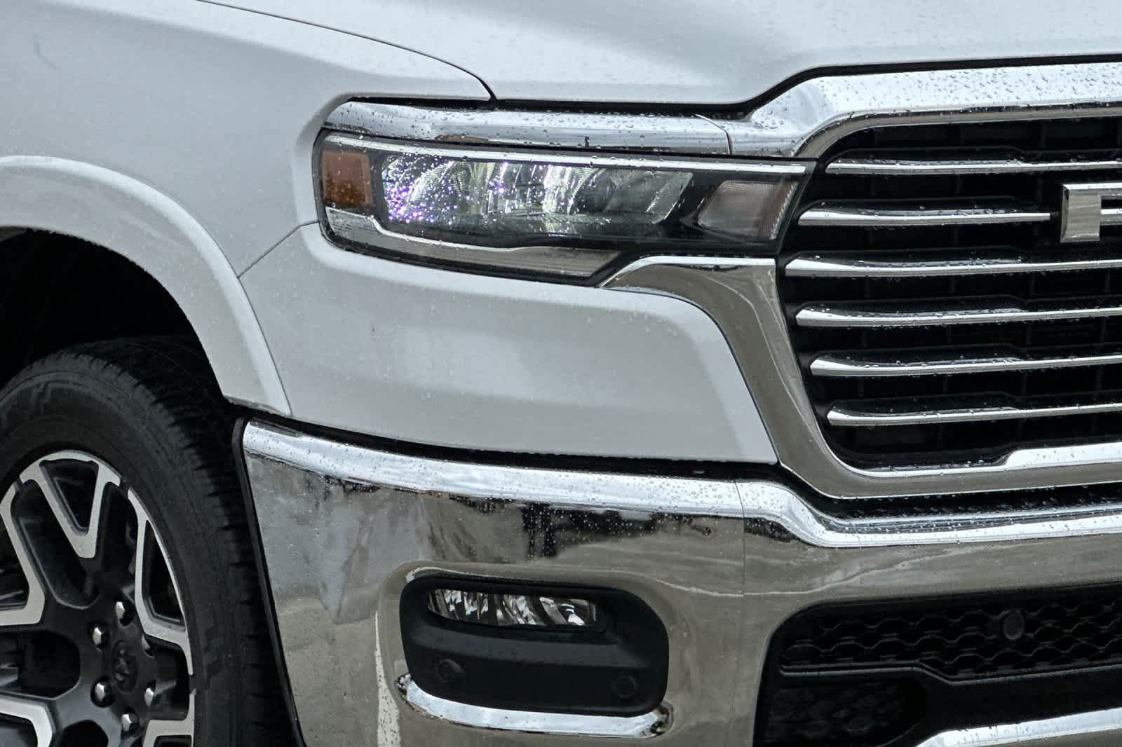 Used 2025 RAM 1500 Laramie AWD/4WD image 33